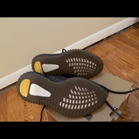Adidas Yeezy Boost 350 v2 Cinder 4.5 - Picture 8 of 12